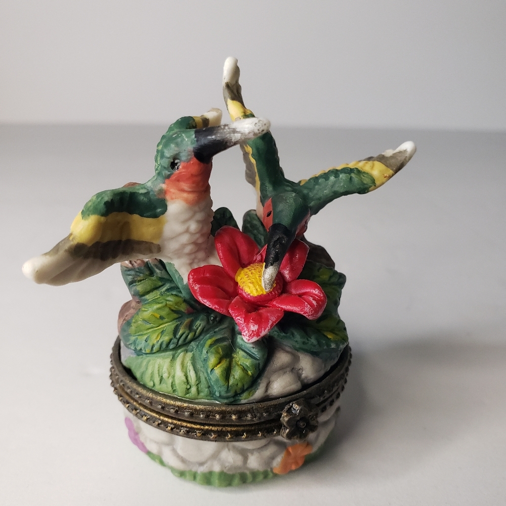 Trinket box with two porcelain Ruby-throated Hummingbirds.  120